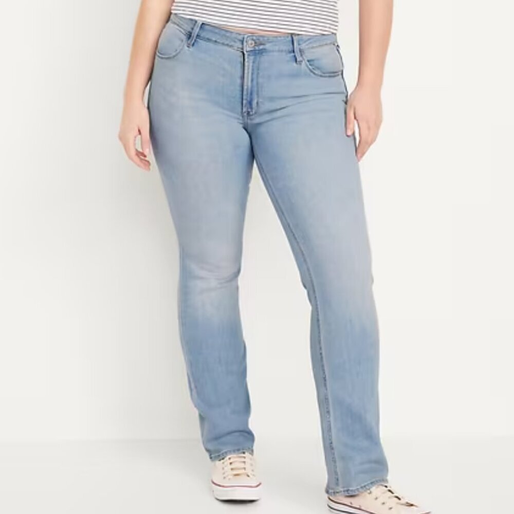 Old Navy Mid-Rise Wow Boot-Cut Jeans Size 8 Short Light Wash Denim - Picture 4 of 9